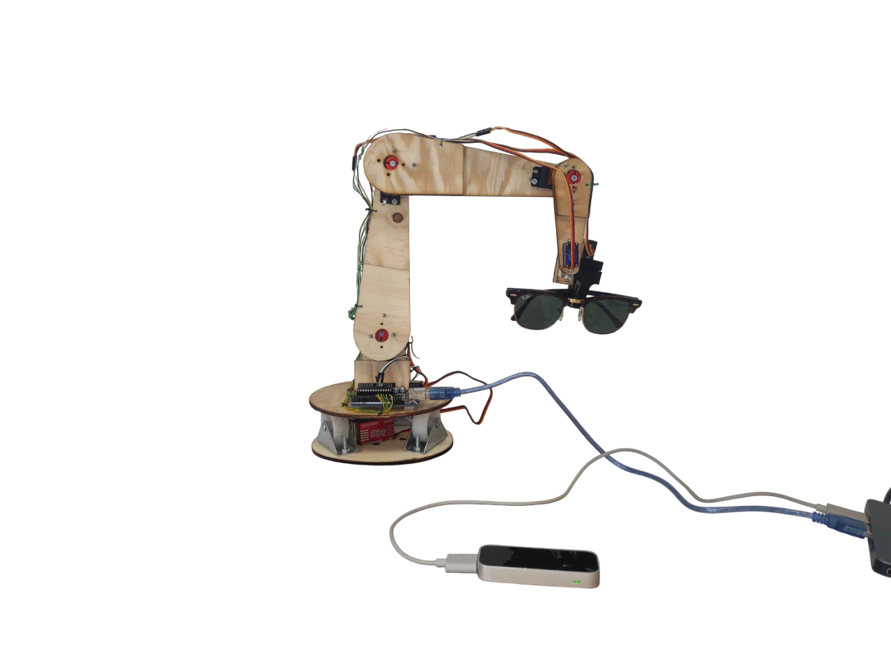 Der fertige Arm mit Leap Motion